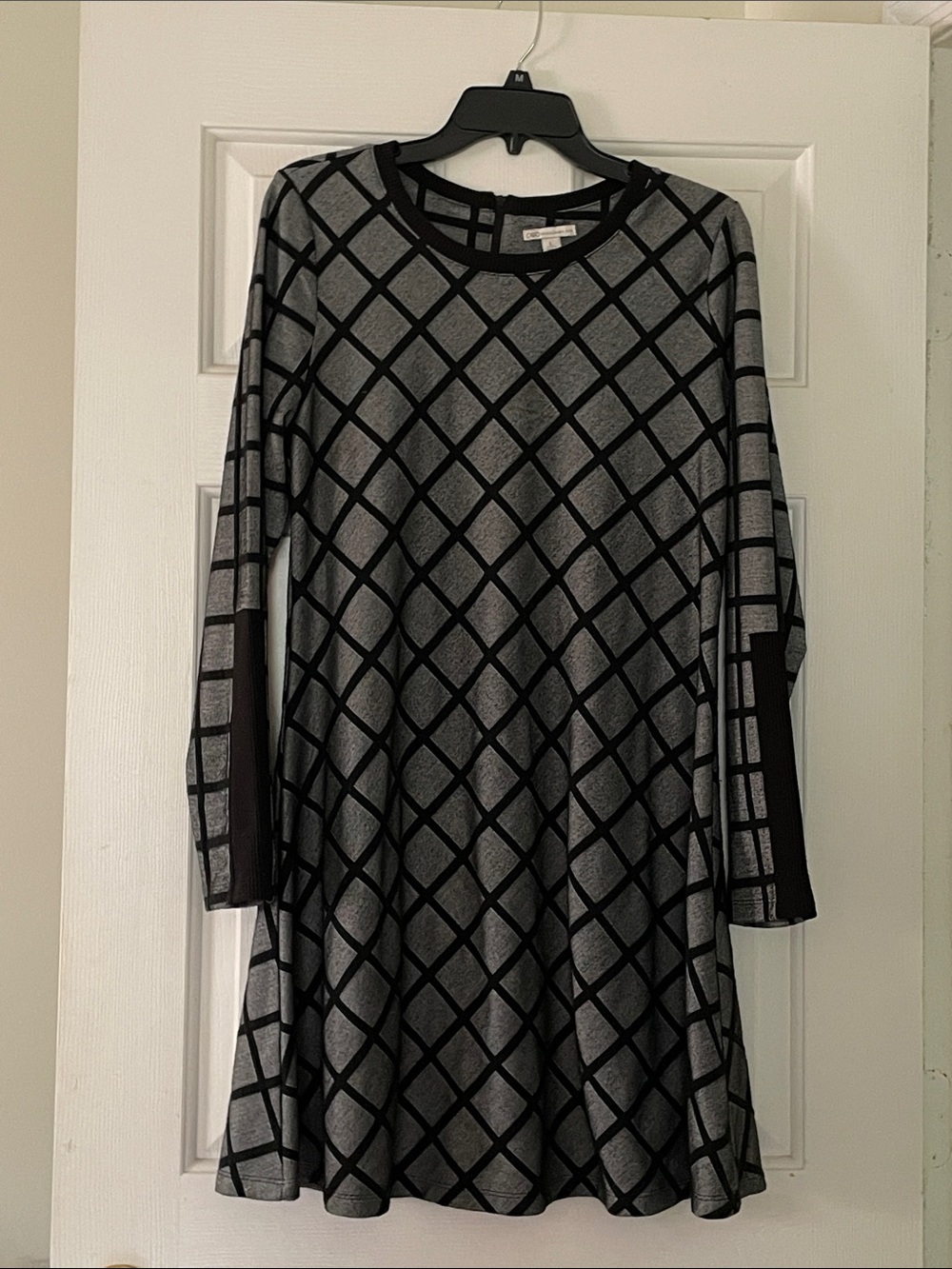 Adorable Long Sleeved Black & Grey Window Pane Short Swing Style Dress!